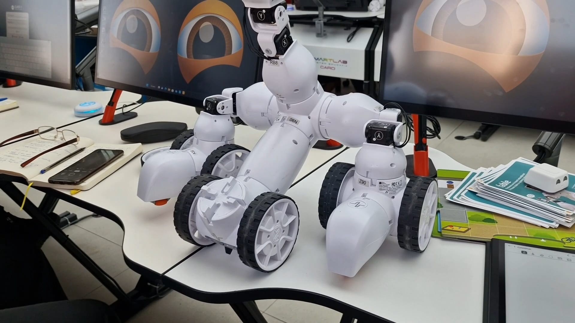 SmartLab Robotică
